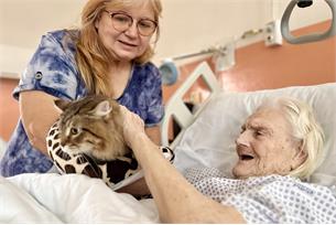 Pacientům i lékařům se stýská po dobrovolnících