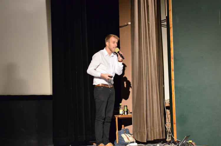 Ladislav Zibura přednášel pro školáky a večer pak pro širokou veřejnost. Foto: Jana Rozková.