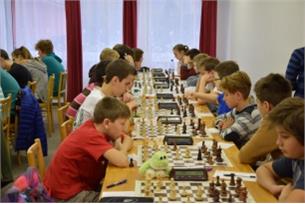 Malí šachisté z Hustopečí na mistrovství. Přední příčky neobsadili, ale nabyli nové zkušenosti