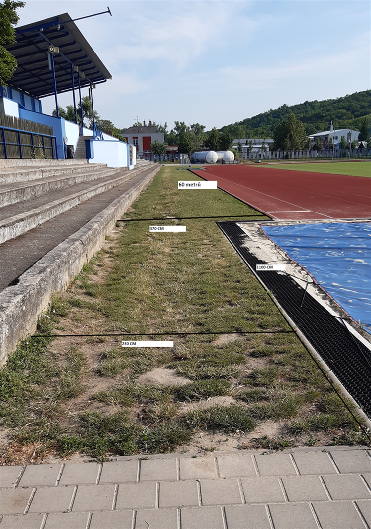 Část plochy před tribunou bude vydlážděná