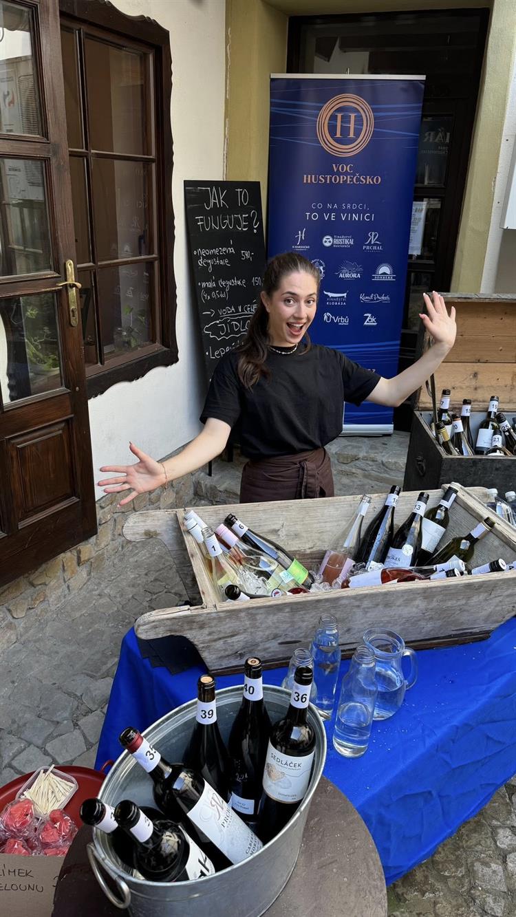 Nejlepší víno vám zavdají naše místní vinařky z vínobaru Pohár