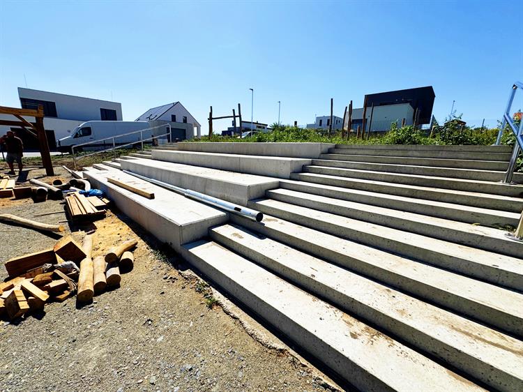 Na Křížovém vrchu se buduje nový víceúčelový park