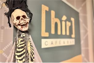 Kinokavárna lákala na Halloweenský artfest