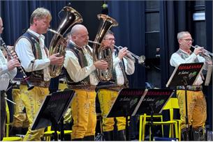 Adventní koncert Túfaranky vyprodal sál kina