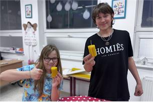 Adventní odpoledne plné radosti: děti zpívaly, rodiny tvořily