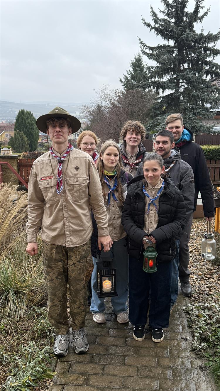 I letos přinášeli Betlémské světlo hustopečští skauti. 