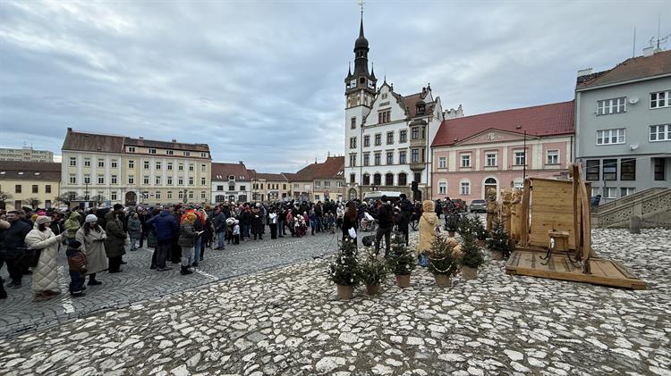 Začátek zpívání byl v 15.00, ještě před setměním. 