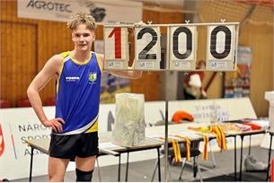 Jendo, neblbni! A Jenda skočil dva metry... 