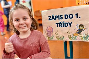 Prvňáčci poprvé ve škole. Zápisy přinesly radost i nové výzvy