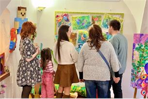  Z nástěnky přímo do galerie. Muzeum představuje práce žáků