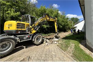 V Hustopečích se bourá i staví. Práce pokračují na více místech