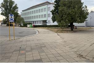 Na autobusovém nádraží začne oprava chodníků. Pozor na změny nástupišť