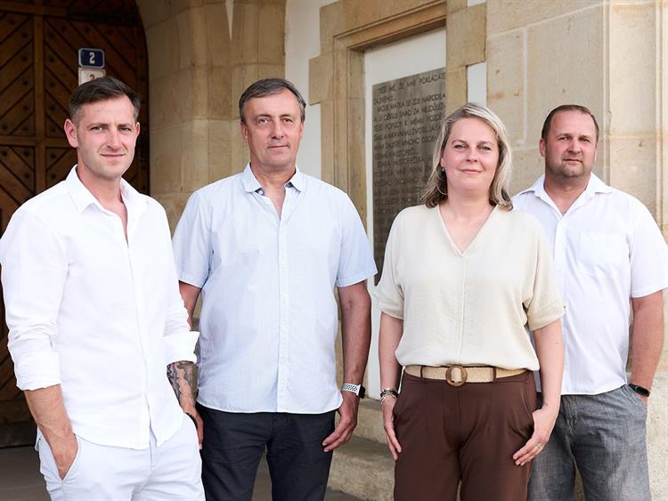 Kandidáti za NEZÁVISLÉ ve volbách 2026. Zleva: Richard Homola, Jiří Unger, Ivana Brabcová, Zdeněk Sedláček