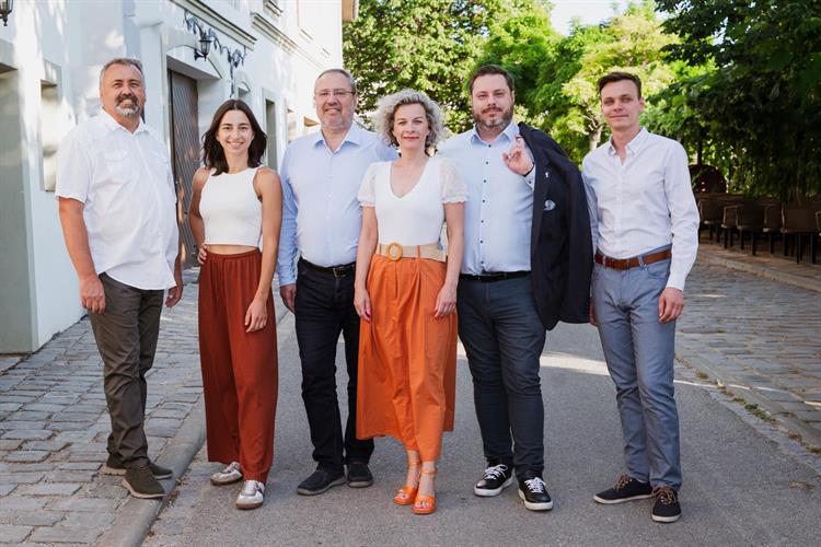 Kandidáti za ODS s podporou nezávislých kandidátů ve volbách 2026. Zleva: Zdeněk Rybář, Radmila Prokšová, Jiří Kadrnka, Hana Pregrtová, Oldřich Vachala, Jakub Hytych
