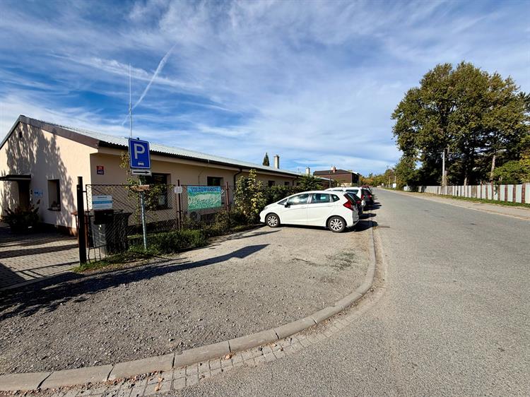Parkoviště u Pavučiny - stav v polovině října 2026