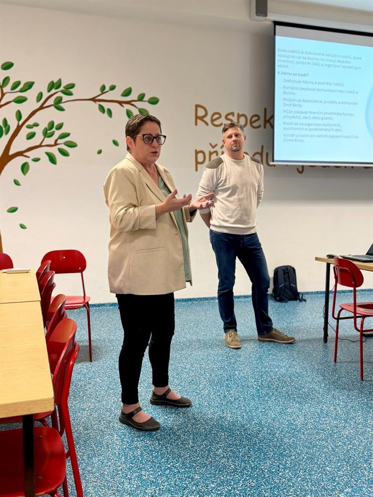 Ředitelka školy Markéta Beránková a předseda Školské rady Martin Plchút