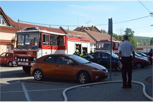 Senioři z Penzionu byli evakuováni v rámci taktického cvičení hasičského záchranného sboru