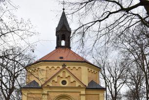 Interiér kaple sv. Rocha se nabízí k prohlídce kdykoliv. Díky novým průhledům ve dveřích