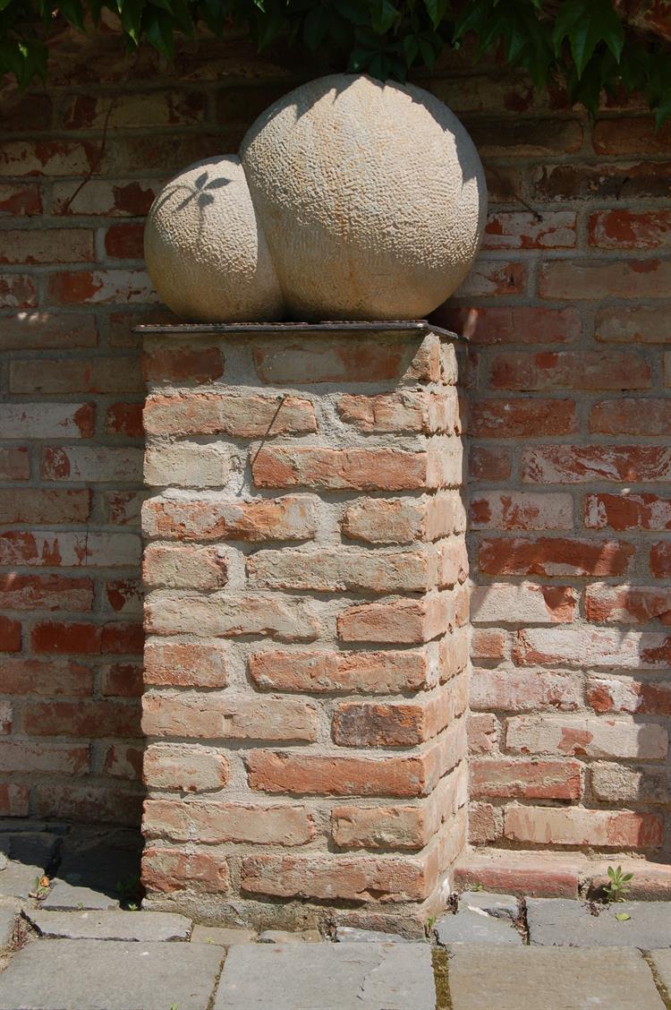 Weinhefedenkmal