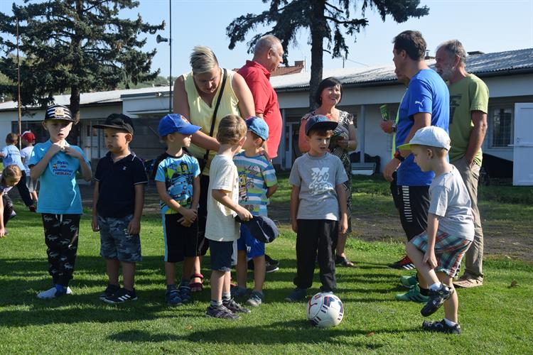 Organizátoři z FC Hustopeče za podpory Fotbalové asociace ČR pro ně připravili různé sportovní disciplíny