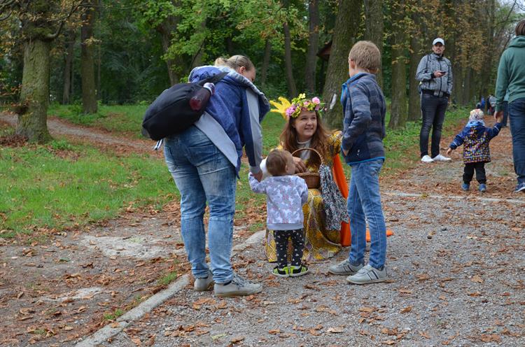 Děti s pomocí kouzelných bytostí plnily různé úkoly, které se týkaly lesa a zvířátek.