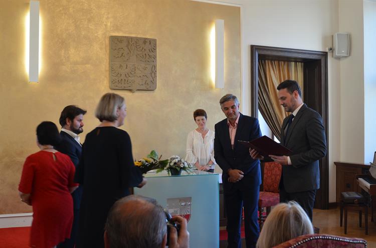 Čestné občanství bylo uděleno Janu Obšilovi in memoriam. Ocenění převzali jeho vnukové. 