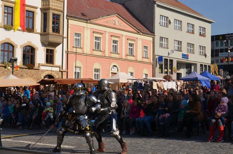 Rytíři předvedli přátelské klání. 