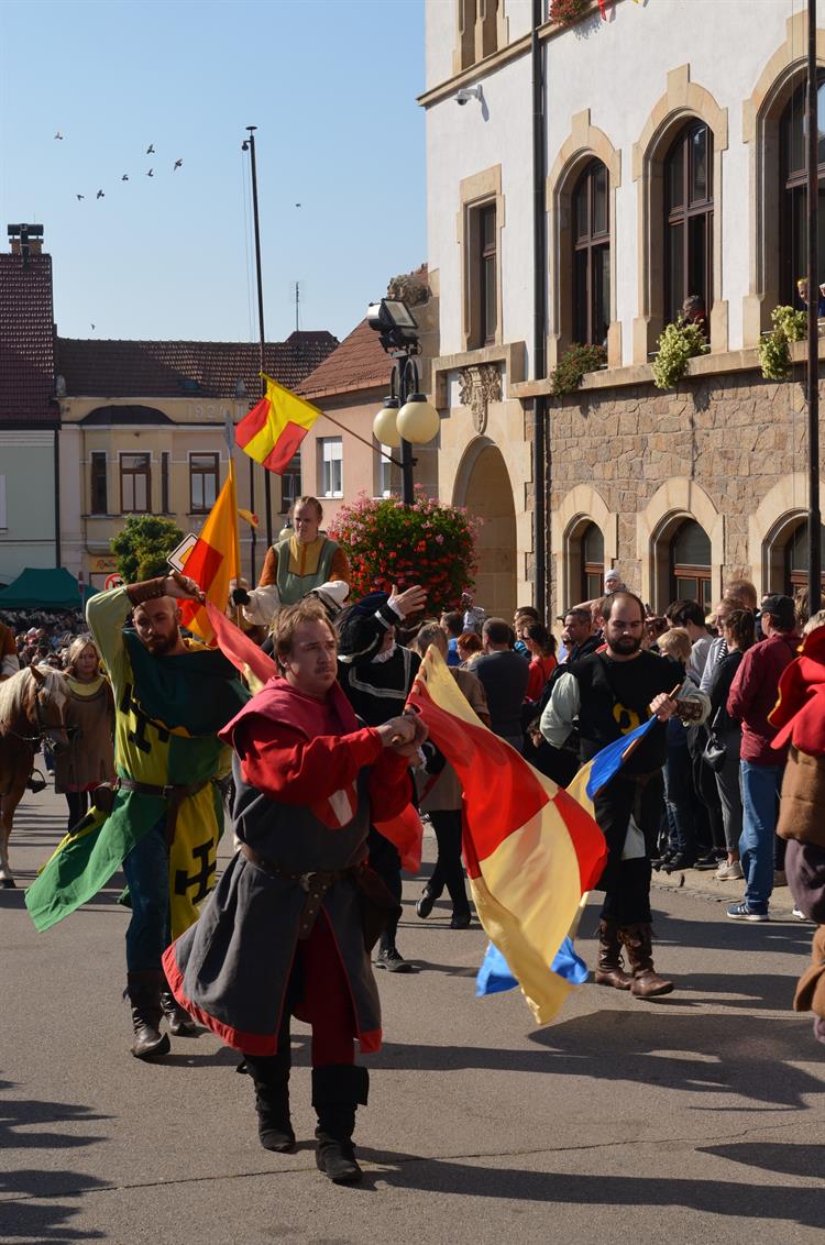 Vrchol dne byl historický průvod. 