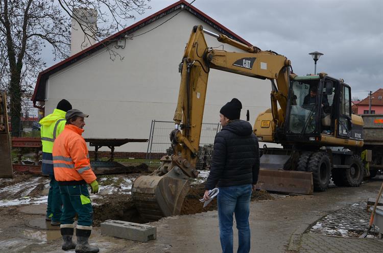 Přeložka kanalizace bude také hodová do konce ledna.