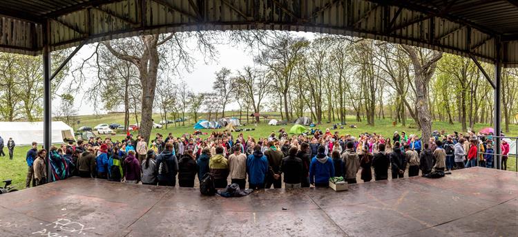 Křížový vrch patřil o víkendu skautům (Foto: Richard Skoumal)