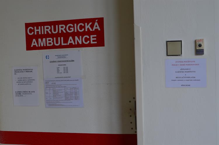 Důležitou službou, kterou hustopečská nemocnice poskytuje, je lékařská služba první pomoci pro dospělé. Pohotovost funguje v prostorách chirurgické ambulance.