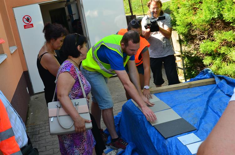 Zástupci investora vybrali obklady a dlažby.