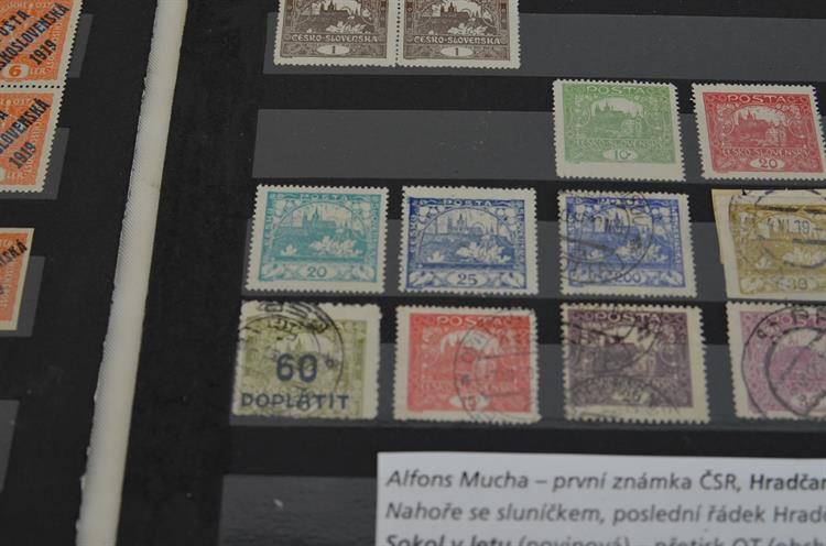 První českou známku navrhl Alfons Mucha, který je s Hustopečemi osobně spojen. Zajímavostí této známky je, že má neuvěřitelné množství variant. 