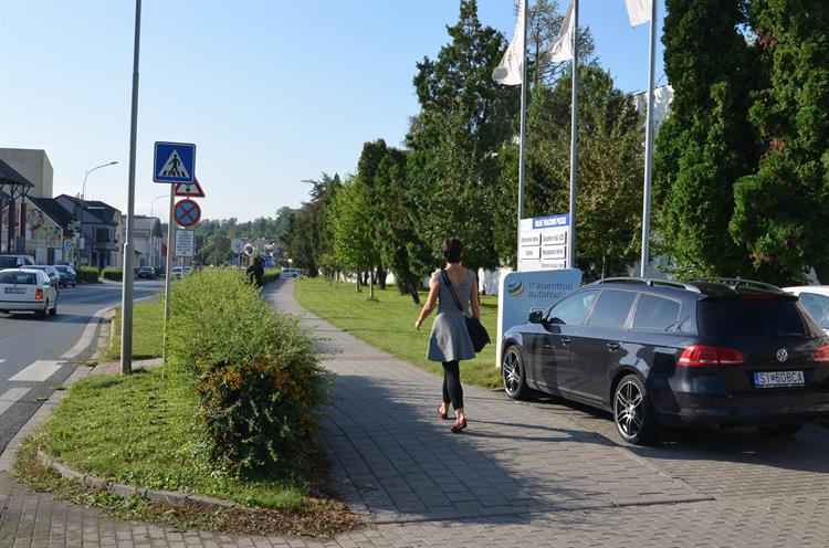 Chodník na jedné straně ulice bude z důvodu zahájení prací brzy uzavřen i na jiném úseku budoucí cyklostezky, na ulici Bratislavská od vjezdu do firmy Frauenthal až tržnici Pavlína. 