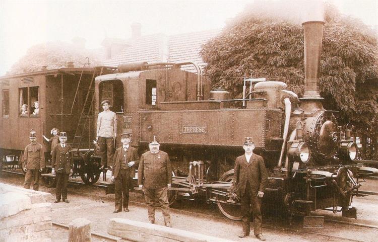 Jedna ze dvou tendrových lokomotiv byla pojmenována po manželce zakladatele Therese.