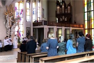 Otevřený kostel se znovu uzavře kvůli výmalbě