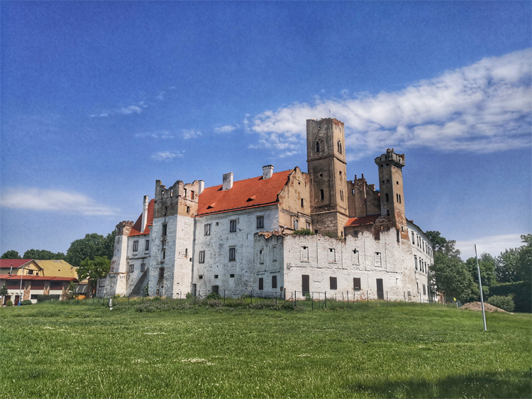 Břeclavský zámek