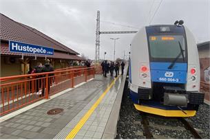 Do Brna bez přestupu a moderním vlakem. Hustopečské lokálce odzvonilo.