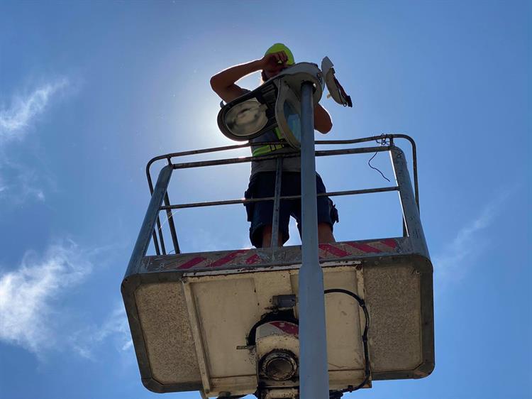 Péči získalo i veřejné osvětlení ve městě. FOTO: Nováková