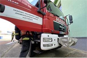 Na krytém bazénu „hořelo“, naštěstí šlo jen o cvičení