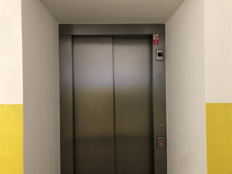 Výtah je pro školu obrovskou úlevou.