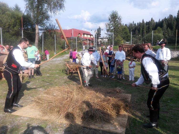 Hustopečská chasa vystupovala v Habovce. Díky projektu Uchovejme tradice.