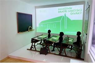 Zmodernizovanou expozicí v Divákách vás provedou sami bratři Mrštíkové