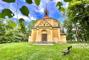 Křížový vrch s kaplí sv. Rocha a relaxační zónou