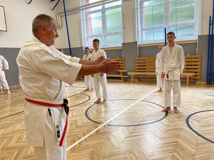 Mistři vedli zkoušku jako workshop, aby studenti nebyli příliš nervózní.