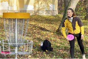 První turnaj v discgolfu nalákal do Hustopečí i hráče ze zahraničí